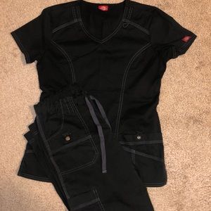 Black dickies scrub set- Small